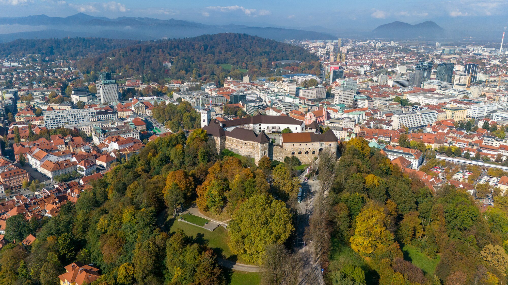 La vieille ville de Ljubljana et le château surplombant la ville