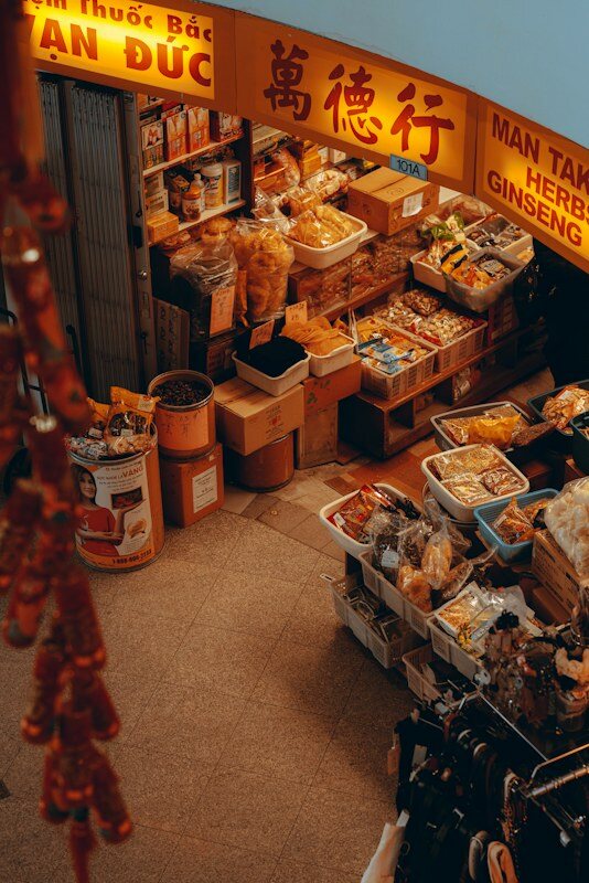 色彩缤纷的亚洲食品市场展示