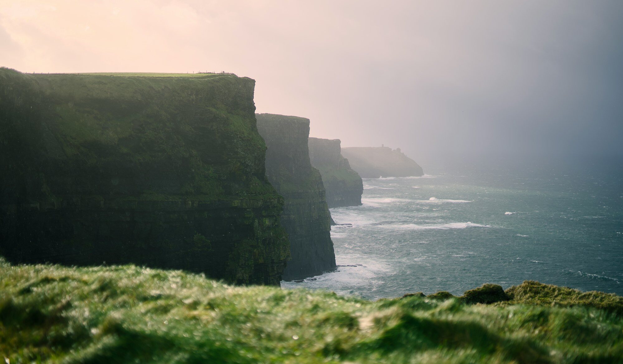 Il Wild Atlantic Way in Irlanda: la guida definitiva per un viaggio on the road