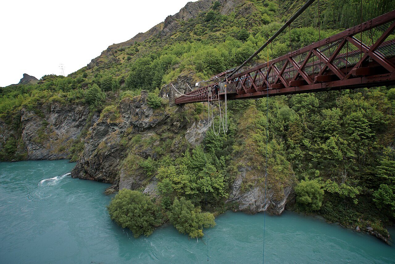 Bungee jumping sul fiume Kawarau