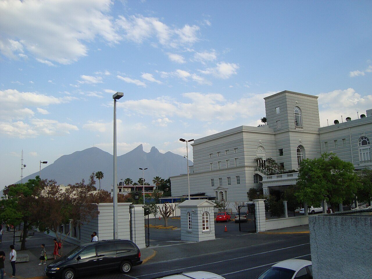 Monterrey Macroplaza und Cerro de la Silla