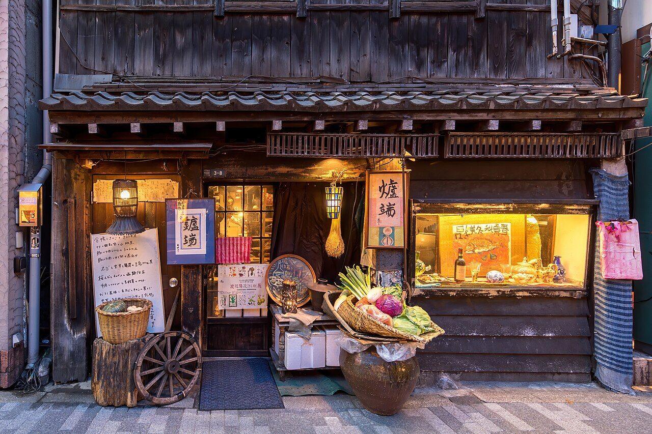 东京街头美食文化场景
