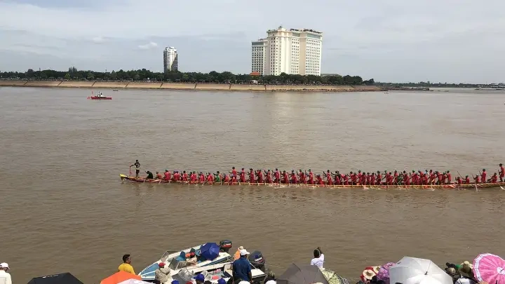 送水節 Bon Om Touk