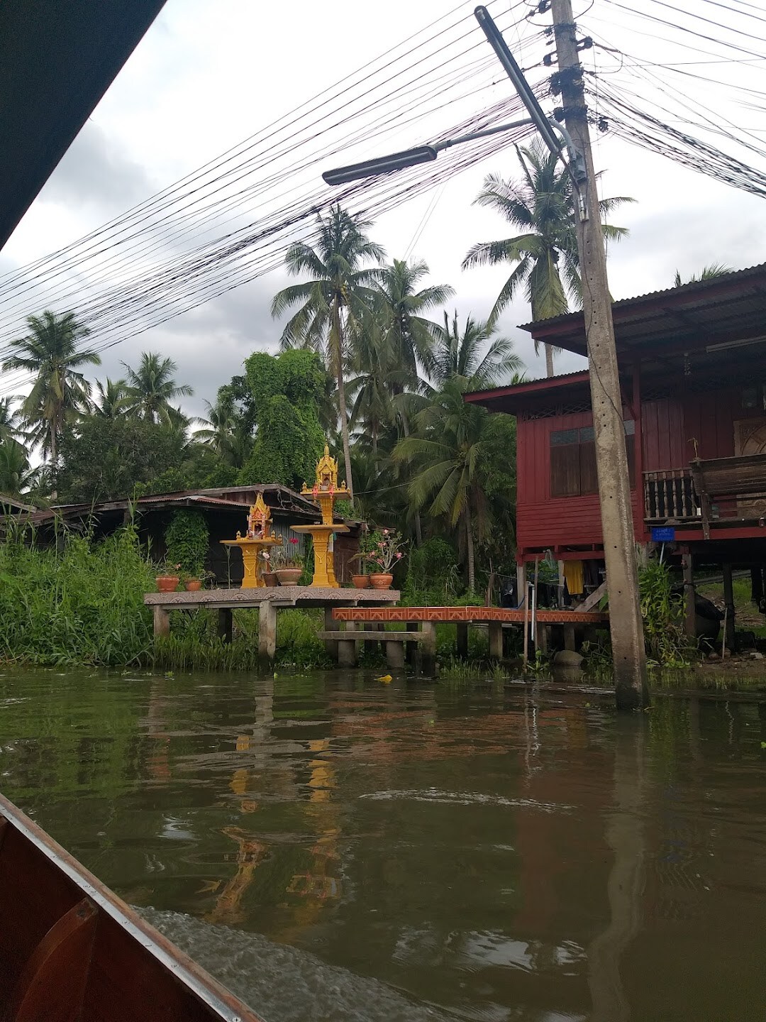 Damnoen Saduak Floating Market
