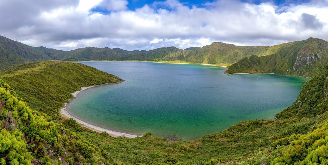 火湖