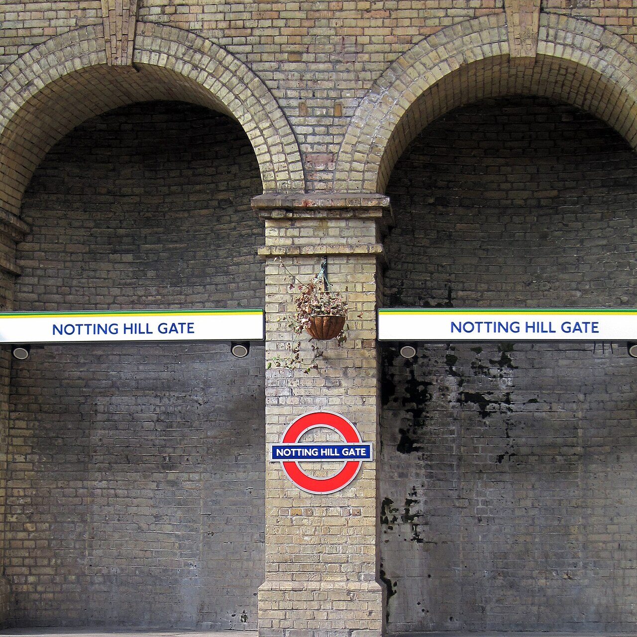 Notting Hill Gate Station