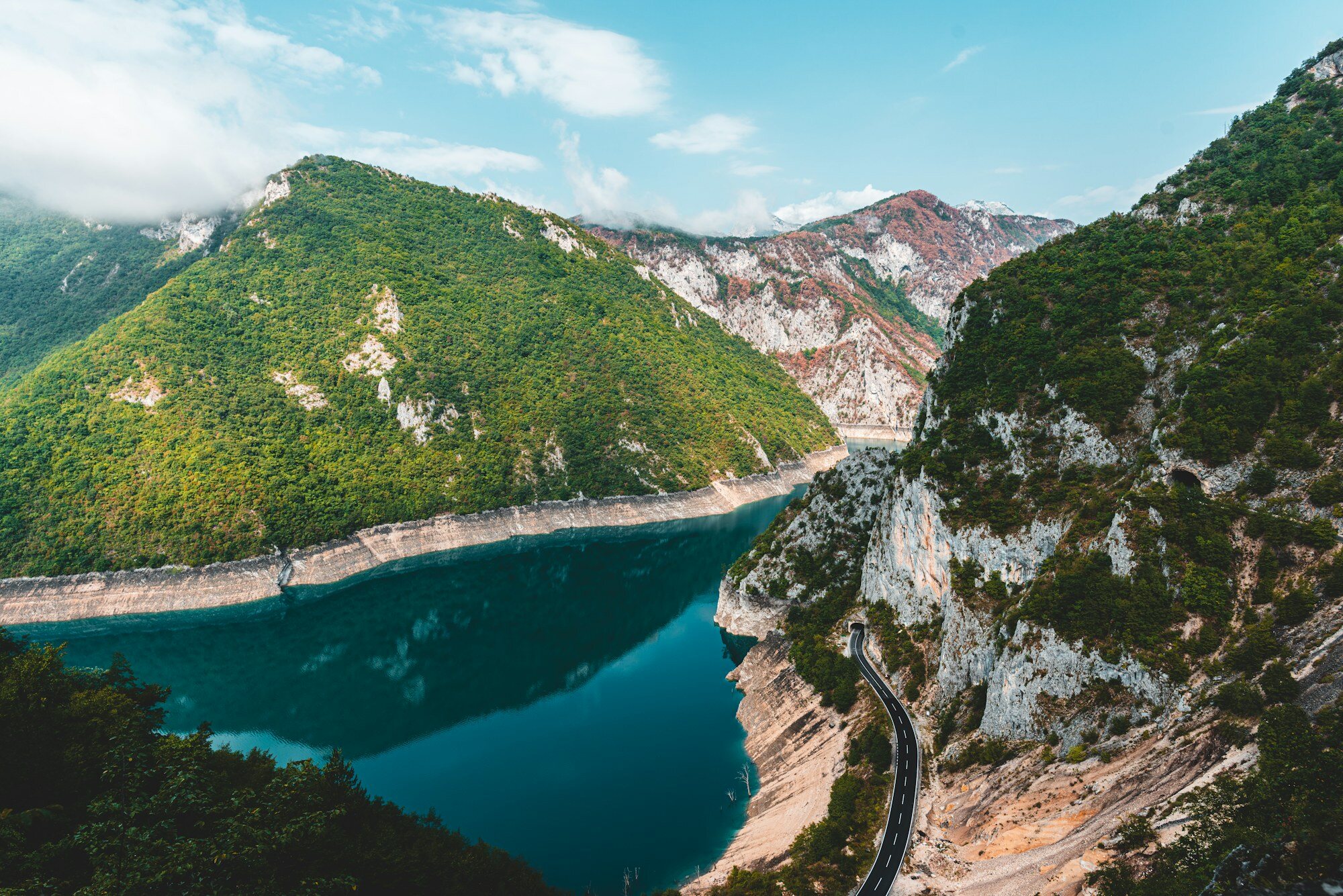 皮瓦湖
