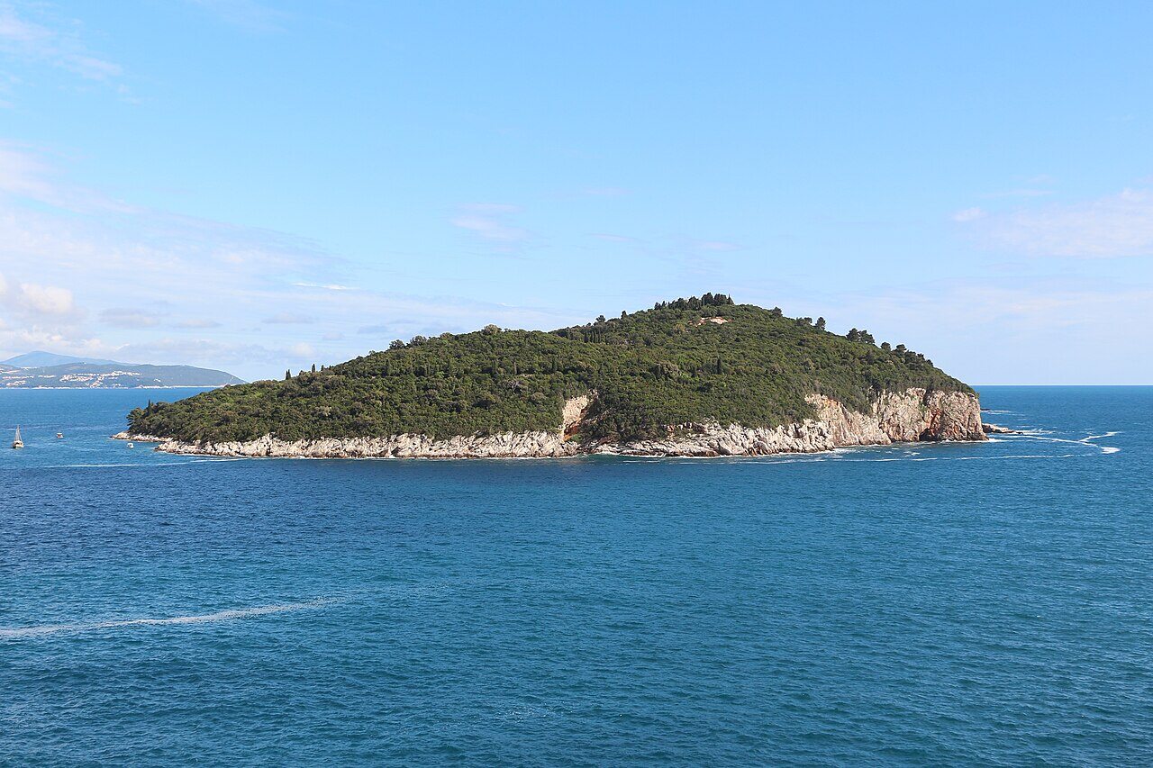 洛克魯姆島