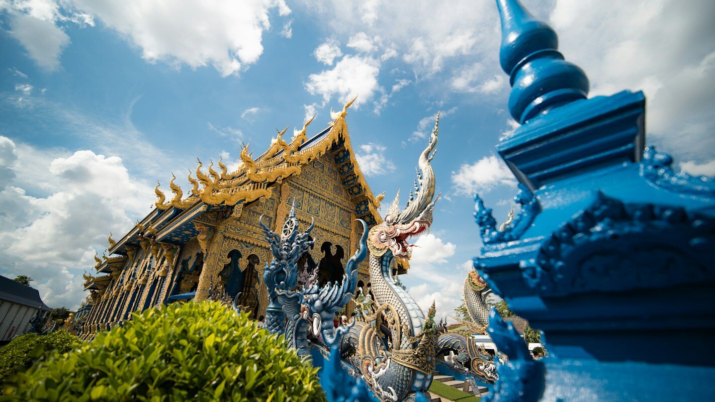 Wat Rong Suea Ten (Blue Temple)